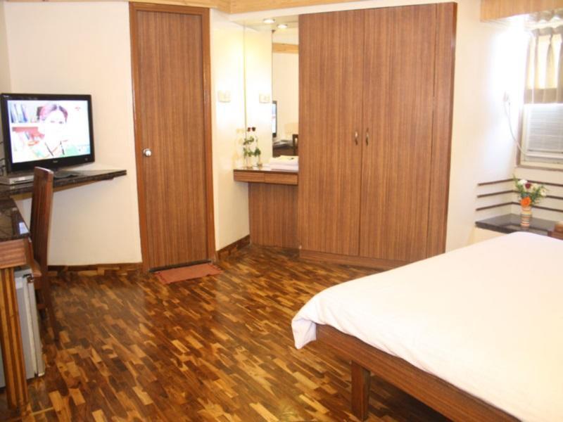 Treebo Trend Sahara Hotell Pune Eksteriør bilde
